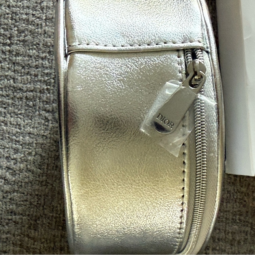 Dior Beauty Silver Round Makeup Case GWP - Picture 3 of 6